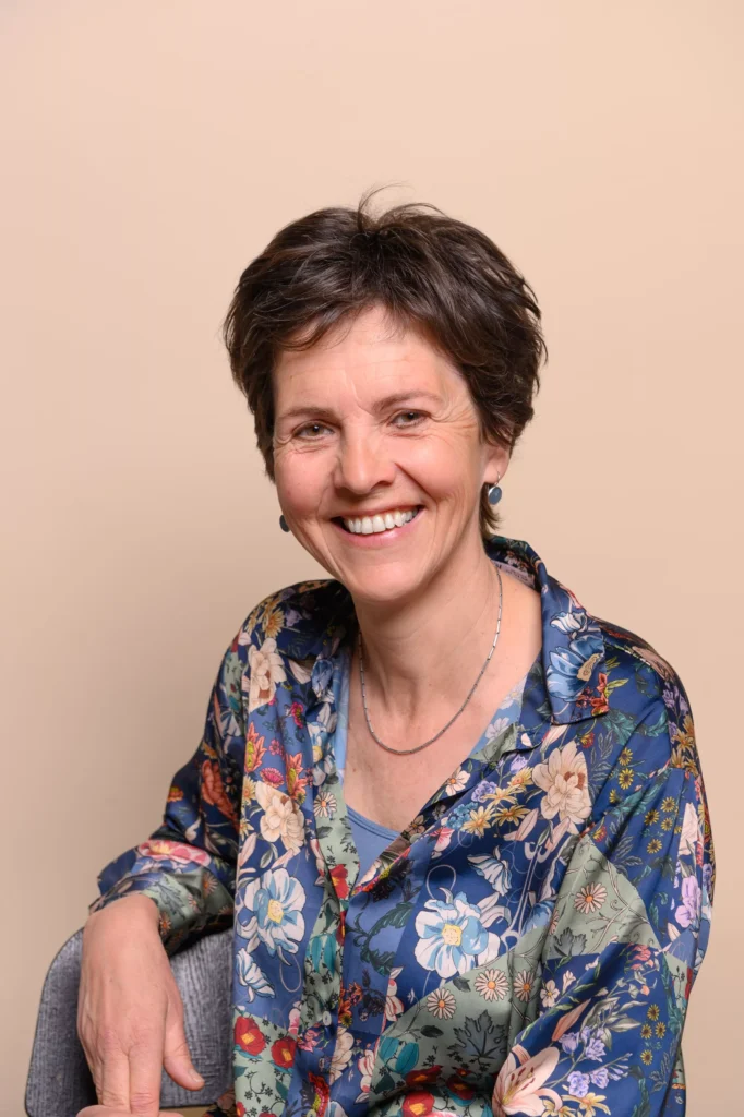 Claudia van Leent tijdens een bijeenkomst voor verloskundigen en coaches. De foto is gemaakt door Sutiny Cijntje.